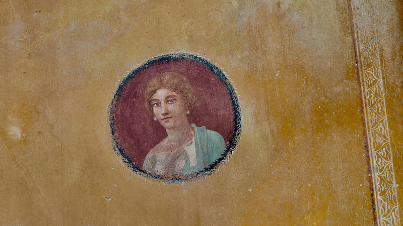 Pompéi : Portrait d’une figure feminine Ier siecle apres J.-C. Pompei maison avec jardin © GEDEON Programmes